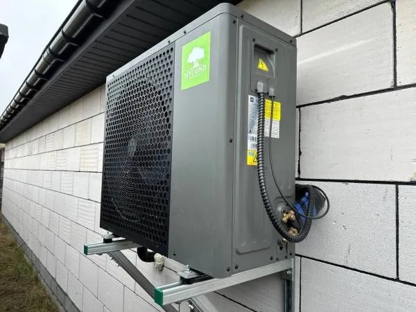 Fristående villa med Mycond Split värmepumpar BeeHeat-serien
