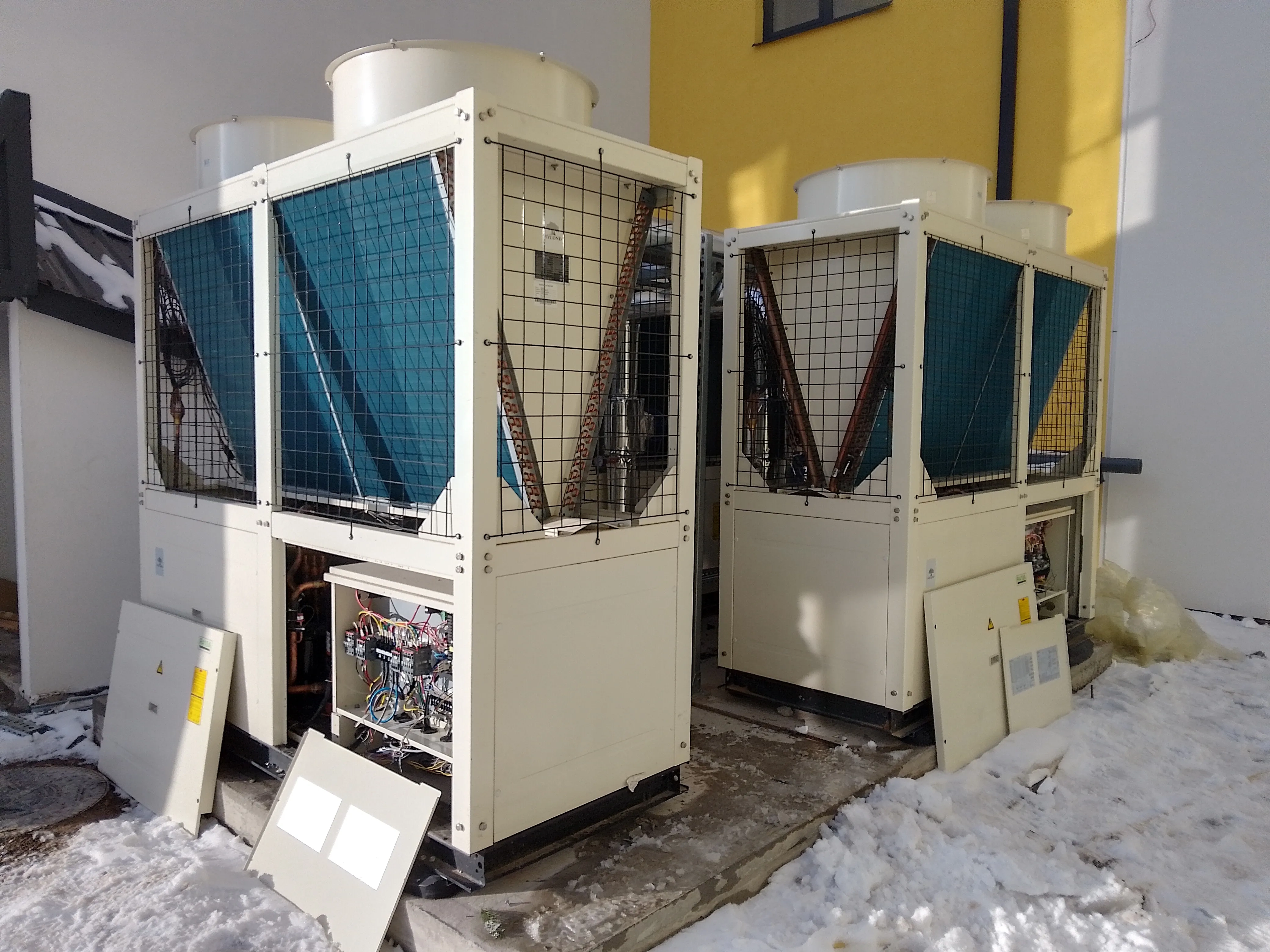 Kommersiellt detaljhandelsklimatsystem drivet av Mycond Modular Heat Pump