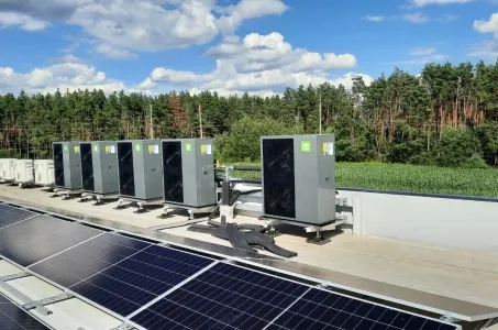 Industrianläggning med Mycond värmepump BeeEco-serien