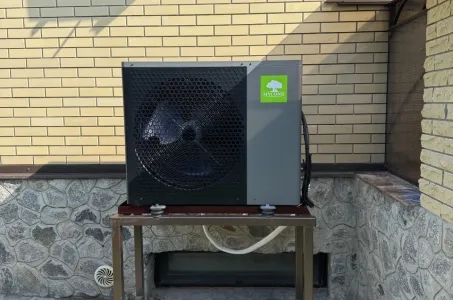 Stuga utrustad med Mycond Split värmepumpar BeeHeat-serien