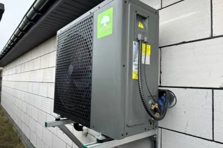 Fristående villa med Mycond Split värmepumpar BeeHeat-serien