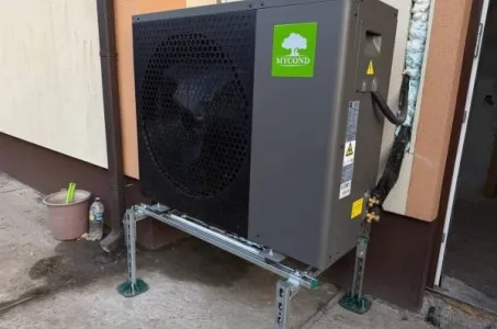 Radhus med Mycond Split värmepumpar BeeHeat-serien