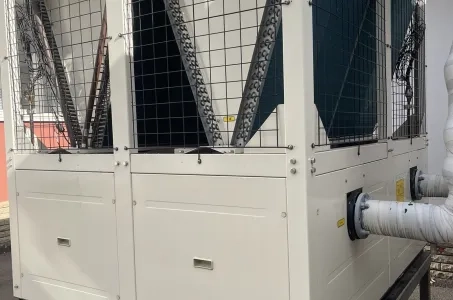 Industrianläggning med Mycond modulär värmepump STANDARD MCU